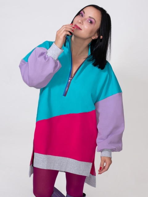 BLUZA KOLOROWA ZE STÓJKĄ I ŚCIĄGACZEM C