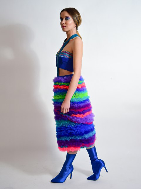 Strukturalna spódnica z kolorowym topem