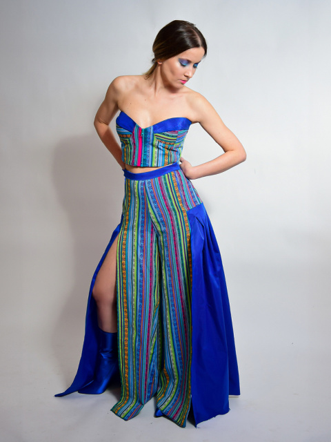 PLISOWANE SPODNIE Z KOLOROWYM TOPEM