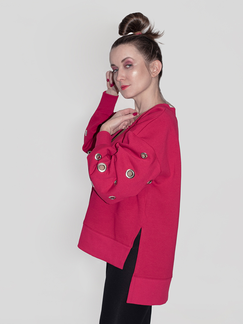 Bluza z metalowymi oczkami